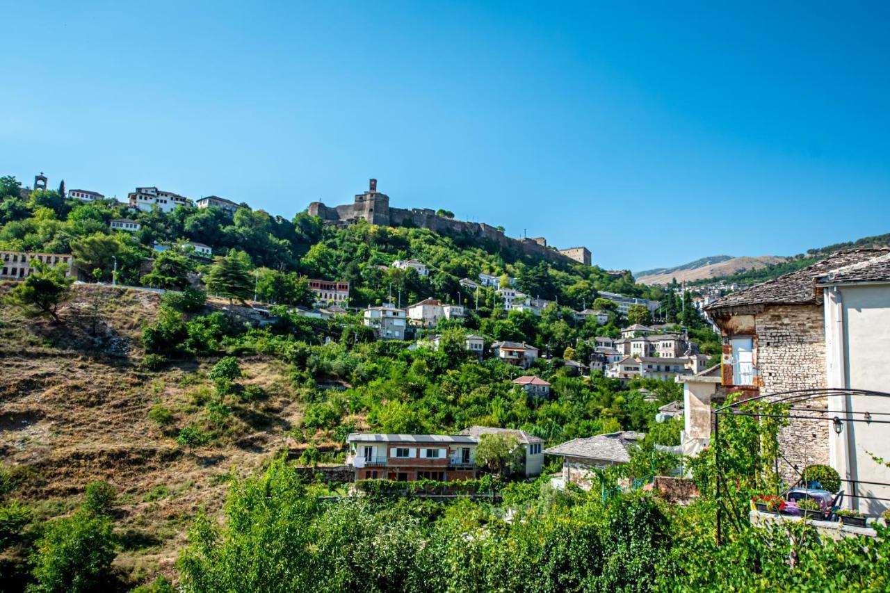 Guest House Garden Gjirokastër Exteriör bild