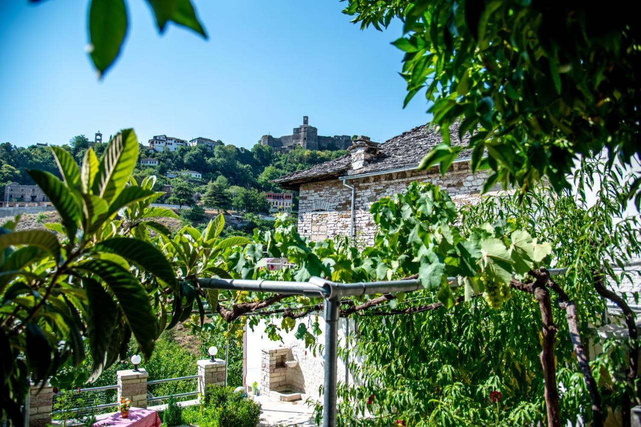 Guest House Garden Gjirokastër Exteriör bild